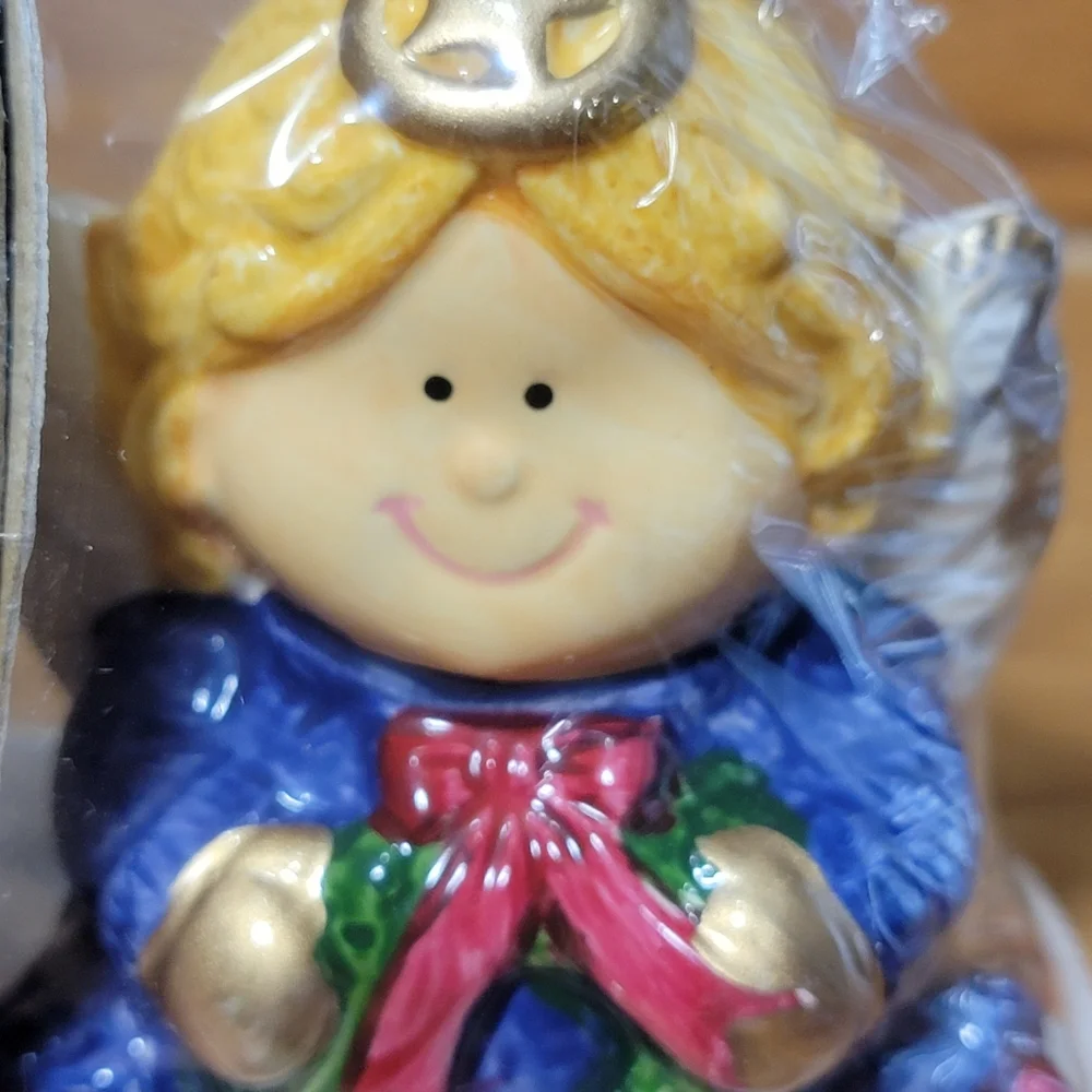 New Vintage Christmas Angels Salt and Pepper Shaker Set With Tray.